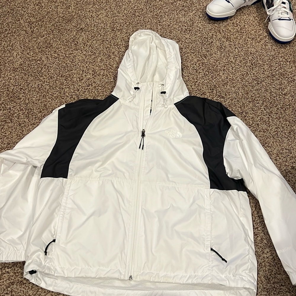North Face women’s wind breaker size L